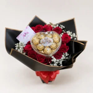 Bouquet rosas rojas y chocolate corazón