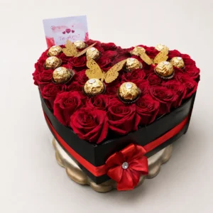 Corazón de rosas rojas
